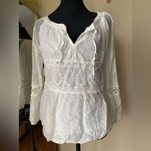 White blouse delicate lace peasant top
Silk blend made in Italy M&G